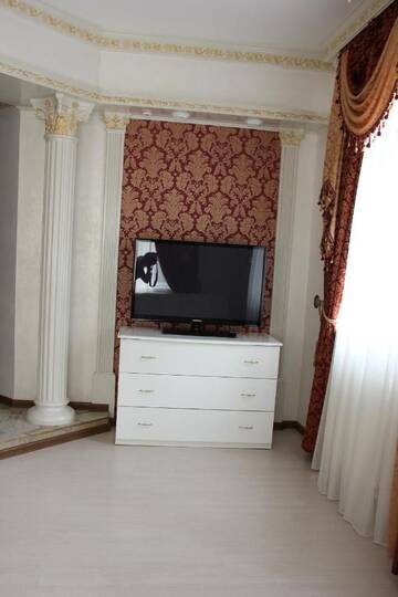 Фото номера Большой двухместный номер с 1 кроватью Отель MishyN-City Hotel г. Dobrovlyany 3