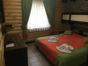 Фото номера Четырехместный номер Отель MishyN-City Hotel г. Dobrovlyany 5