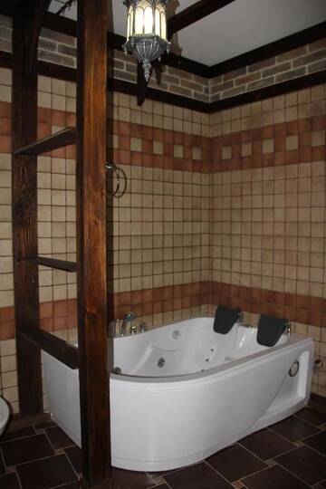 Фото номера Большой двухместный номер с 1 кроватью Отель MishyN-City Hotel г. Dobrovlyany 15